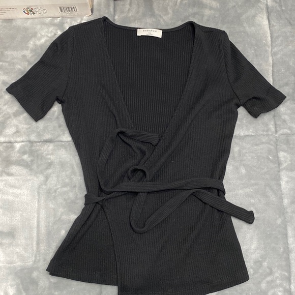 Aritzia BABATON front tie top - Picture 1 of 1